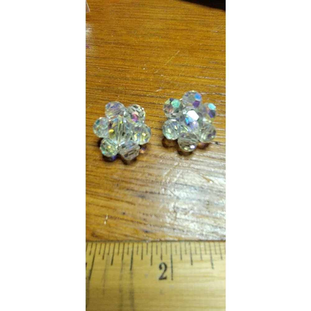 Vintage Aurora Borealis Cluster Earrings Clip On Crystal Beads 1950s - Picture 2 of 4